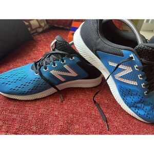 New Balance Blue Athletic Shoes with Breathable Mesh and Cushioned Sole